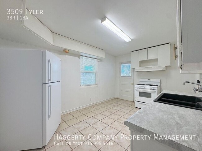 Building Photo - 3509 Tyler-