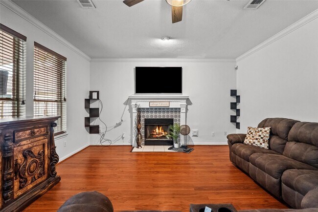 Building Photo - 3131 Bay Spring Dr