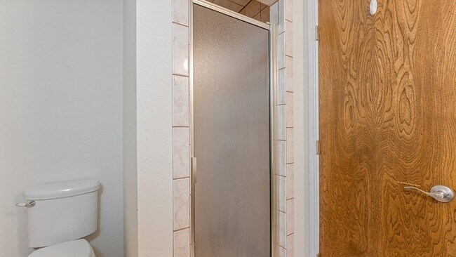 Building Photo - 403 S 37th St