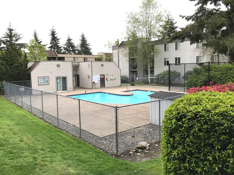 Building Photo - 14625 NE 34th St