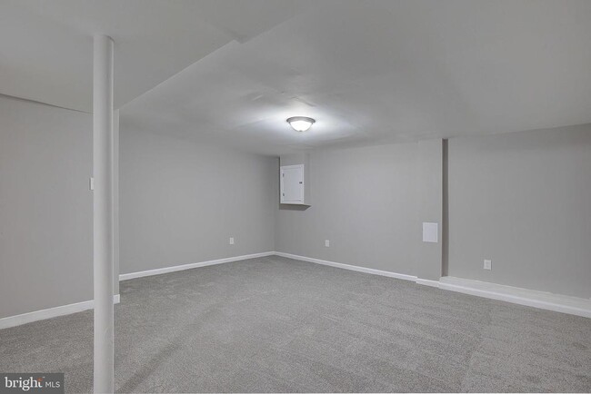 Building Photo - 178 Daimler Dr