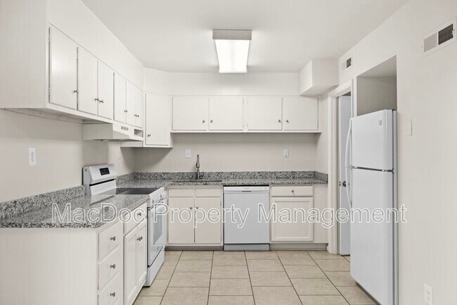 Building Photo - 129 Hickok Cir