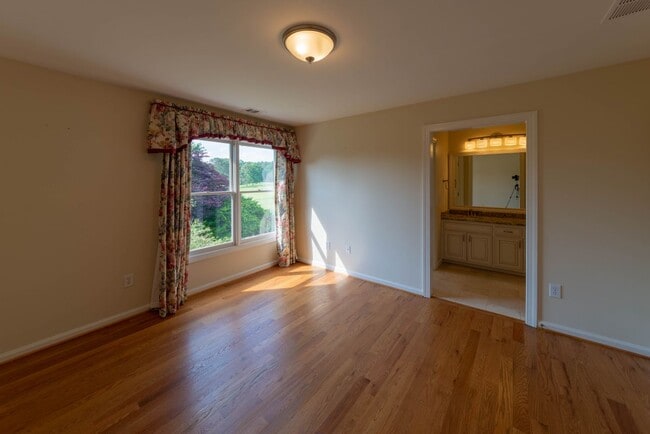 Building Photo - 3200 Brookside Dr