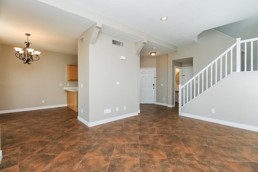 Building Photo - 40204 Calabria St