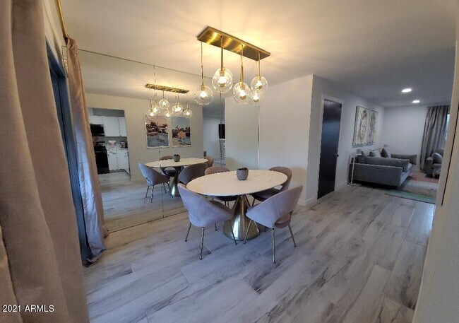 Building Photo - 4201 E Camelback Rd