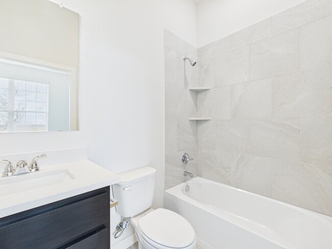 Building Photo - 1906 Viva Rd