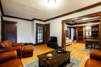 Building Photo - Oakland Upper Flat