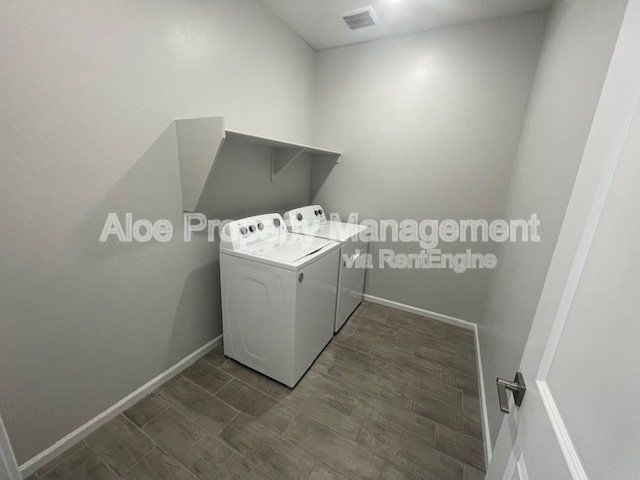 Building Photo - 19325 N Los Gabrieles Way