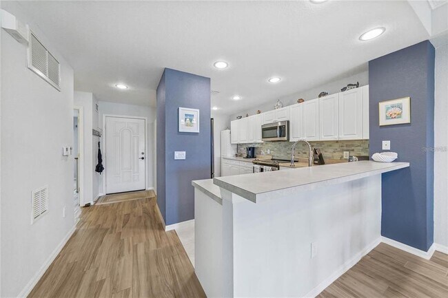 Building Photo - 1315 Saxony Cir