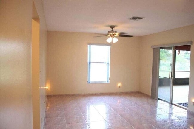 Building Photo - 221 Bilbao St