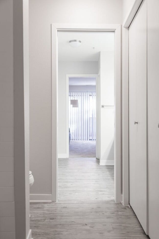 Building Photo - Condo in  Downtown Boulder Furnished One bedroom with Den and large Patio looking out to Flatirons