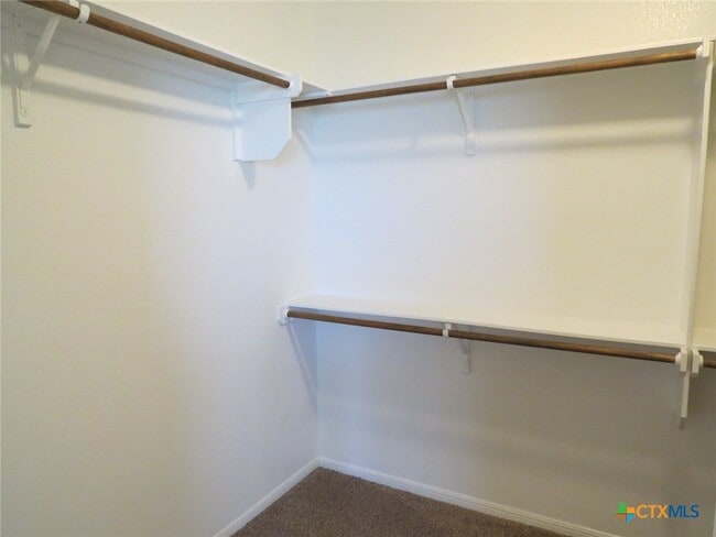 Building Photo - 5623 Blackstone Dr