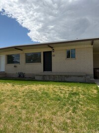 Building Photo - Modern & Updated Living in the Heart of Draper