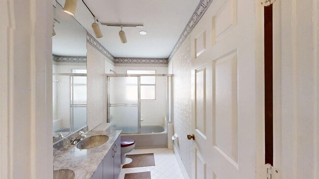Building Photo - 23330 La Vida Way
