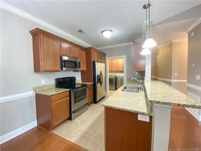 Building Photo - 411 Gallery Dr