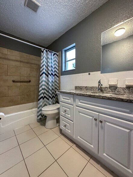 Building Photo - 5833 Sun Glo Ave