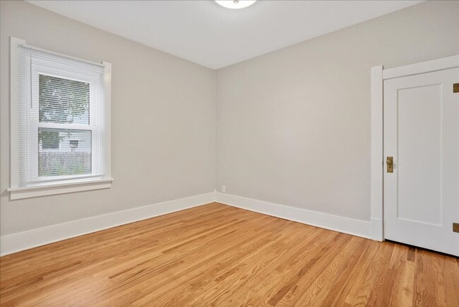 Building Photo - 3 BEDROOM, PLUS 1 BONUS ROOM, 2 BATHROOM SINGLE FAMILY HOME CLOSE TO DOWNTOWN CHEYENNE