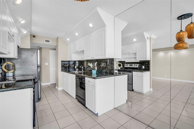 Building Photo - 1500 N Ocean Blvd