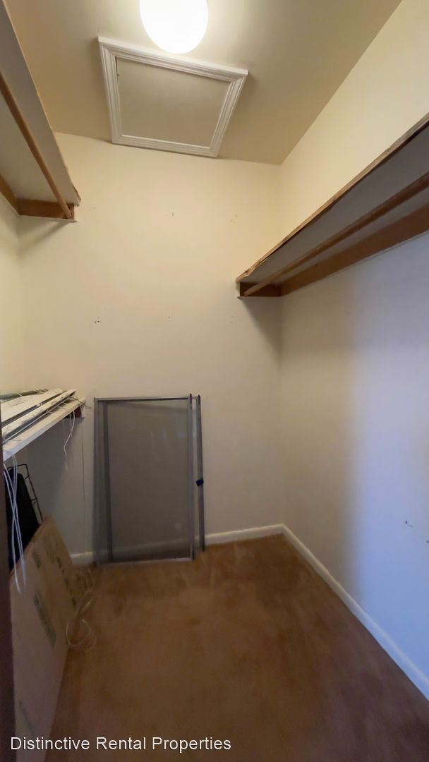 Building Photo - 3 br, 2.5 bath House - 842 Kent Ave