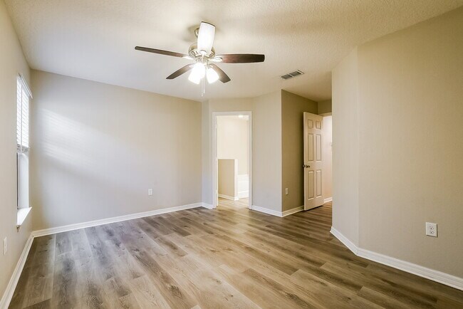 Building Photo - 2353 Bexley Dr