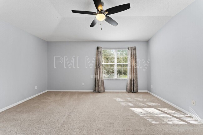 Building Photo - 5873 Fishhawk Ridge Dr