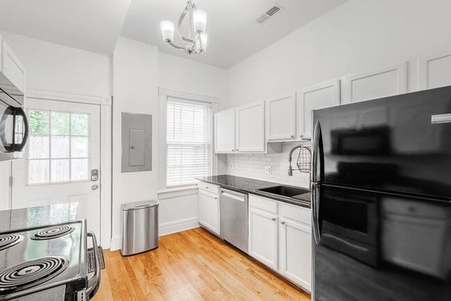 Building Photo - Beautiful historic Church Hill Rowhome for...