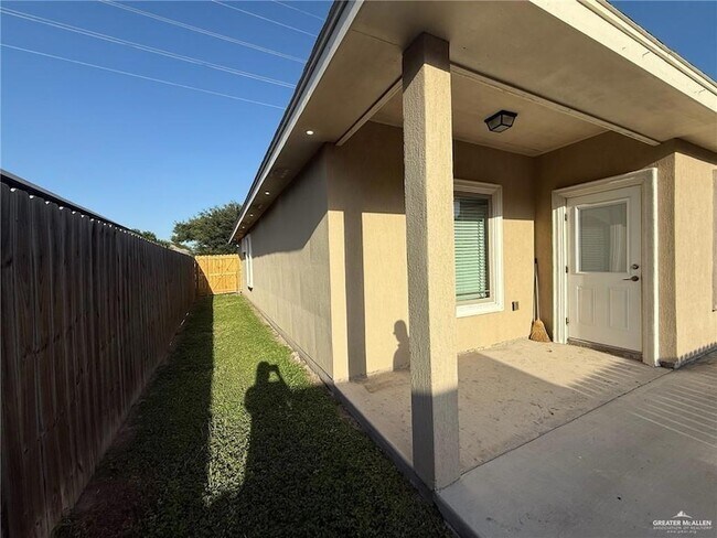 Building Photo - 2315 N Ruby St