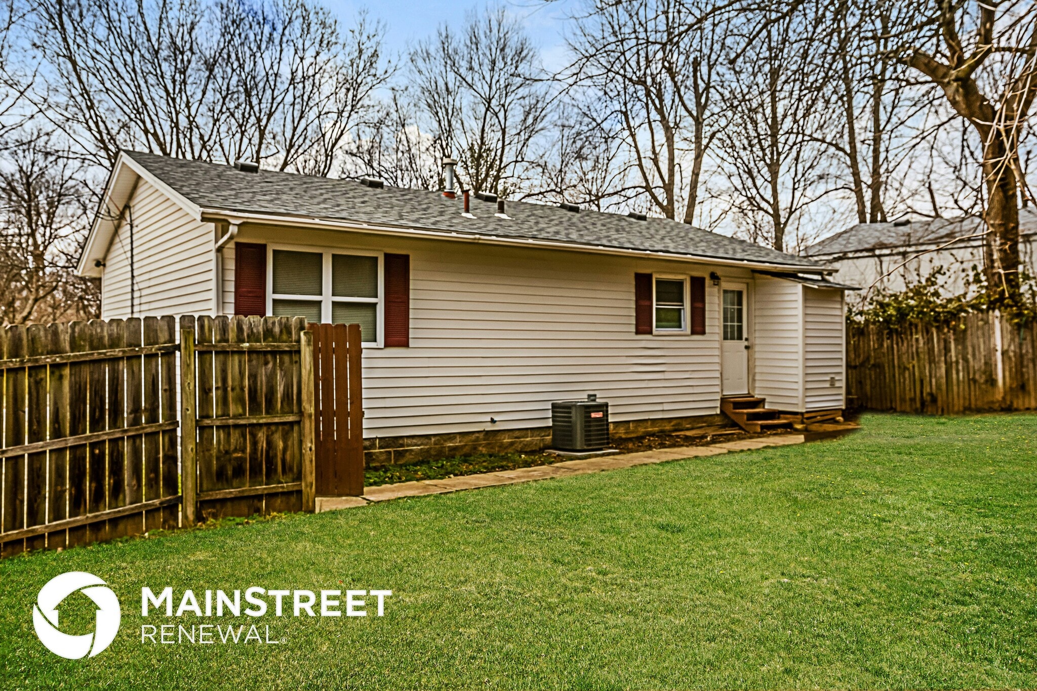 Building Photo - 5002 Seville Dr