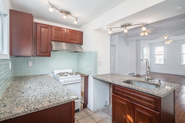 Building Photo - Two Bed Point Breeze Townhouse