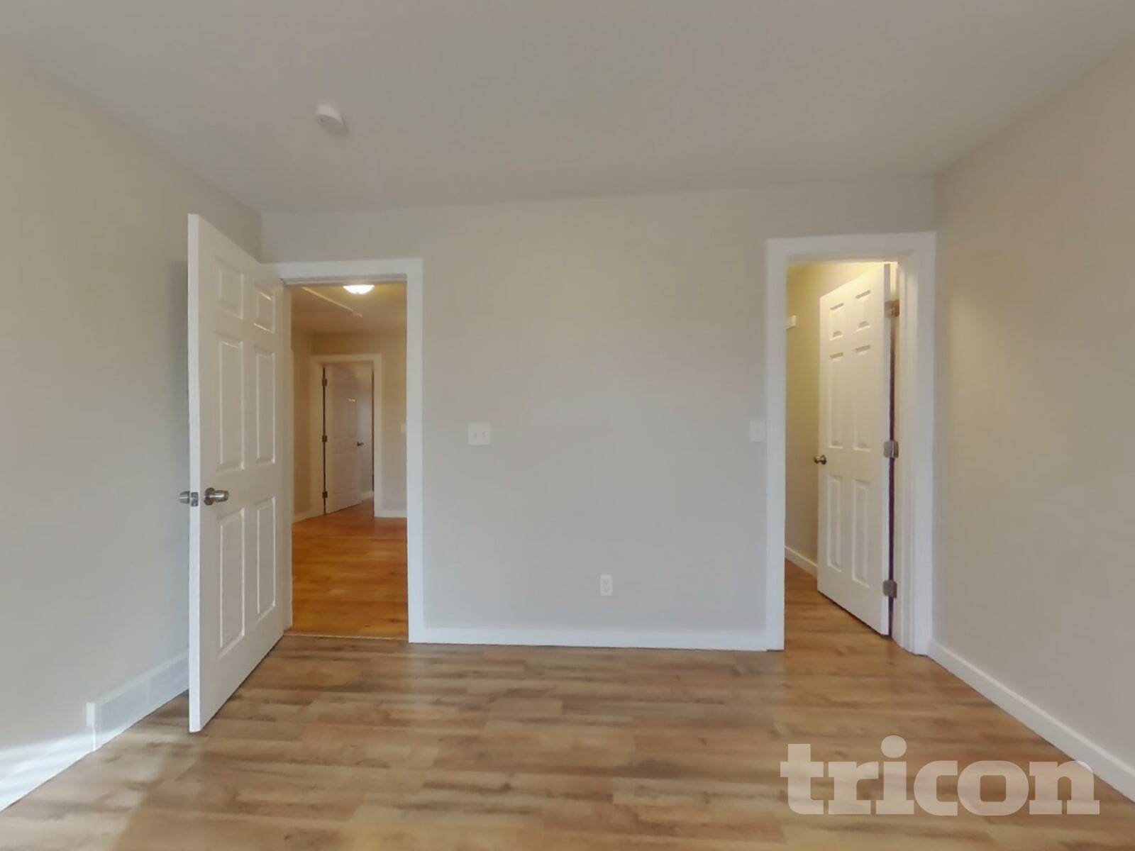 Building Photo - 106 N 49th Ave Ct