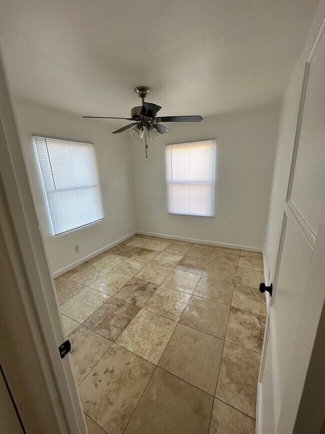 Building Photo - 6719-21 Wunderlin Ave