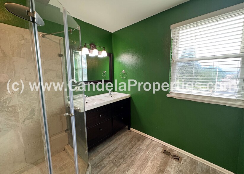 Building Photo - 8038 Horizon Dr