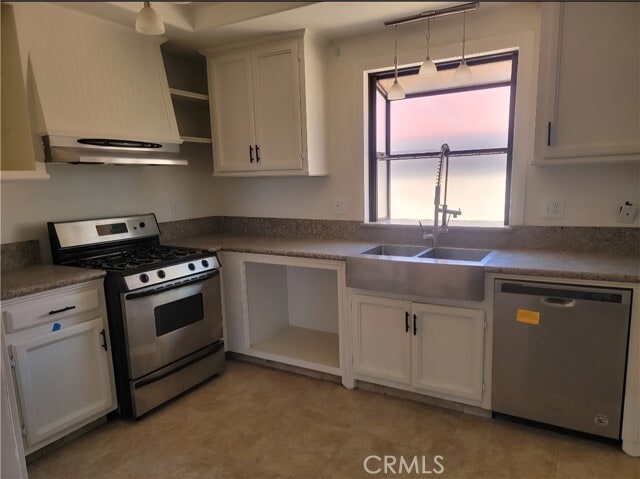 Building Photo - 26379 Corona Dr