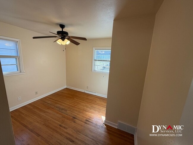 Building Photo - Updated 4+ Bedroom, 2 Bathroom House By Augustana University