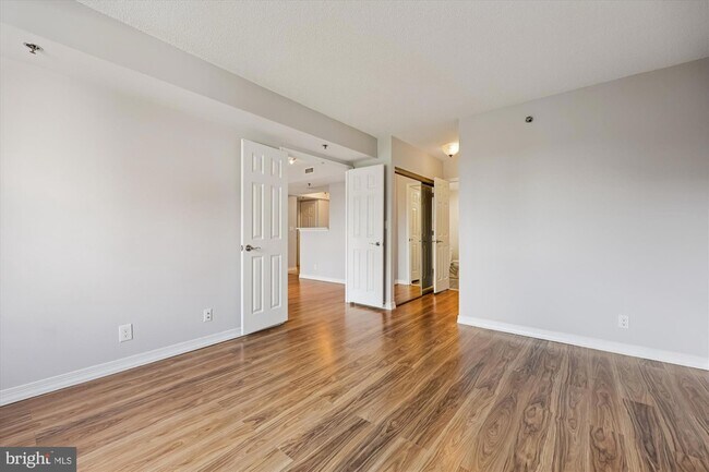 Building Photo - 5809 Nicholson Ln