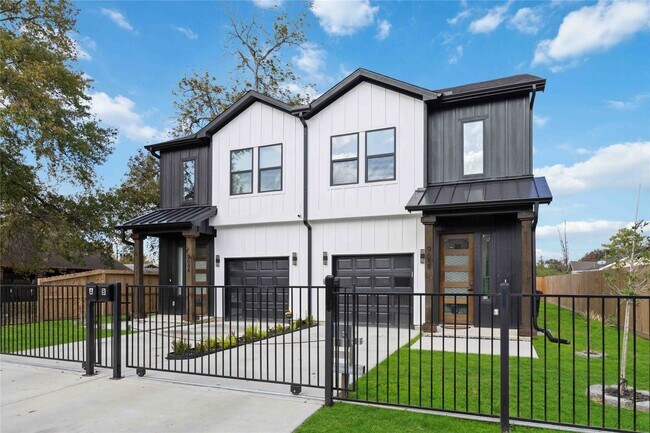 Building Photo - 964 Lucky St