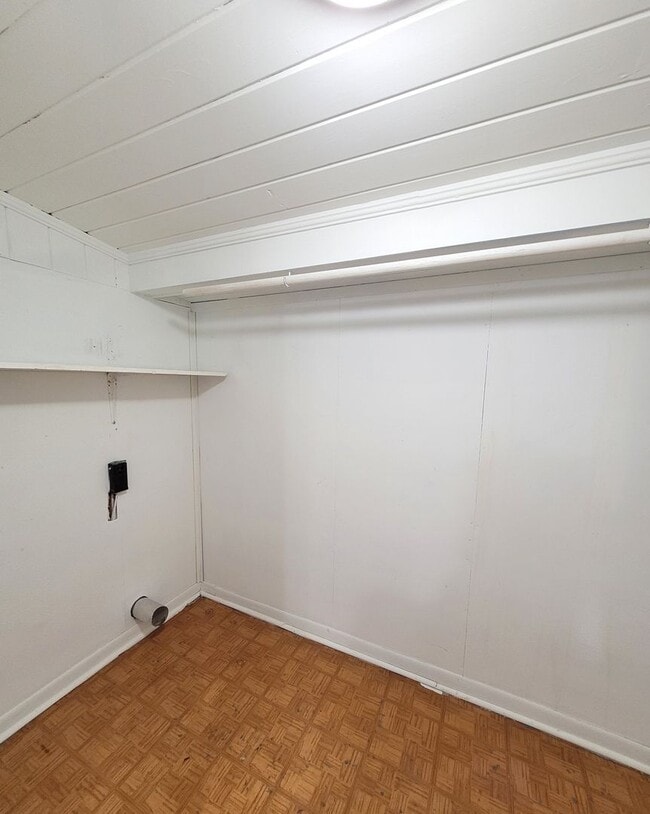 Building Photo - 1112 Polk Ave