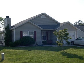 Building Photo - 813 S Dogwood Ln