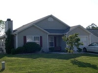 Building Photo - 813 S Dogwood Ln