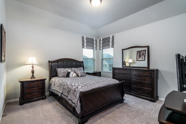 Building Photo - 10410 Southern Hawker