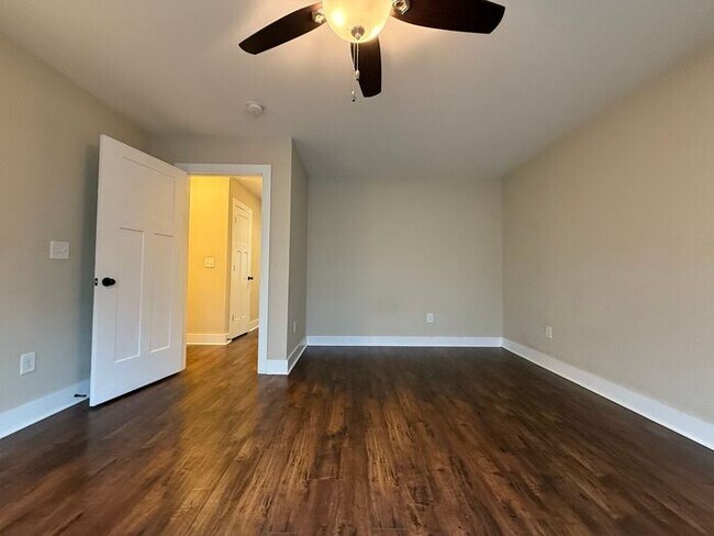 Building Photo - Lovely 3 Bed 2 Bath House in Old Hickory - Fenced in Yard