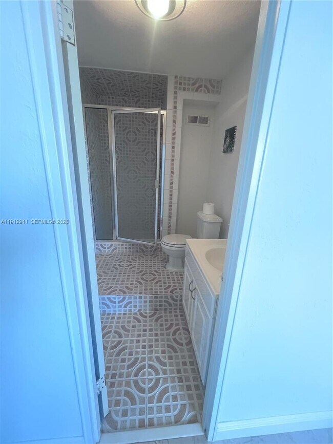 Building Photo - 10185 Collins Ave