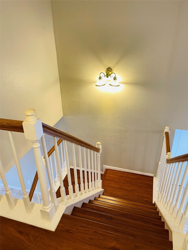 Building Photo - 4715 Rainbow Run