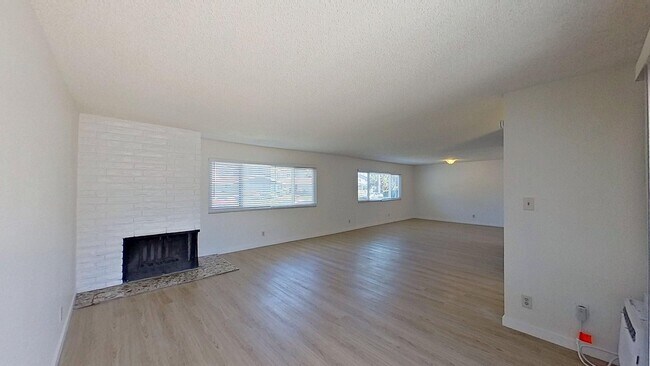 Building Photo - 9082 Central Ave