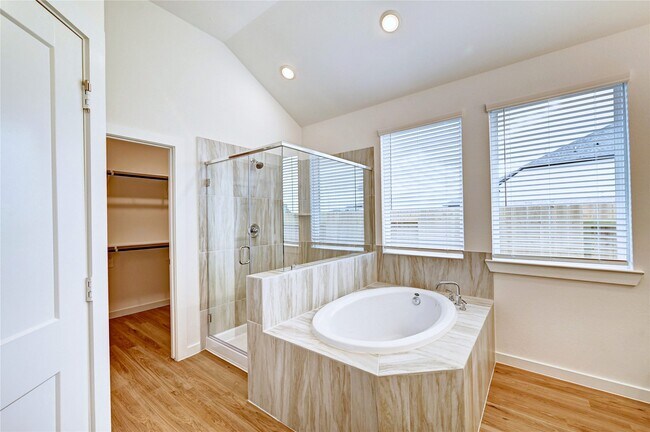 Building Photo - 8403 Oceanmist Cv Dr