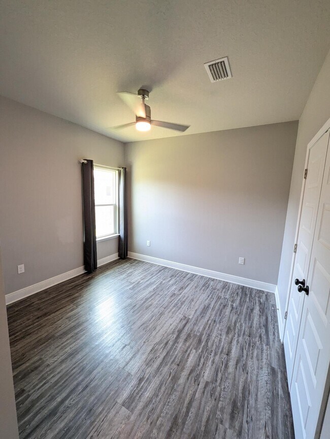 Building Photo - 3565 Pearl Ct