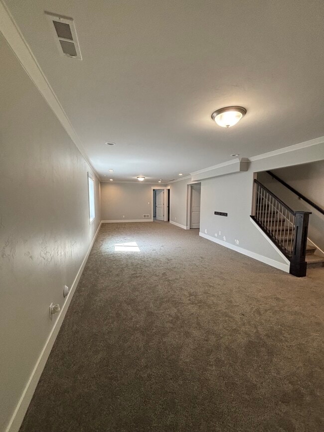 Building Photo - 448 Washington Loop