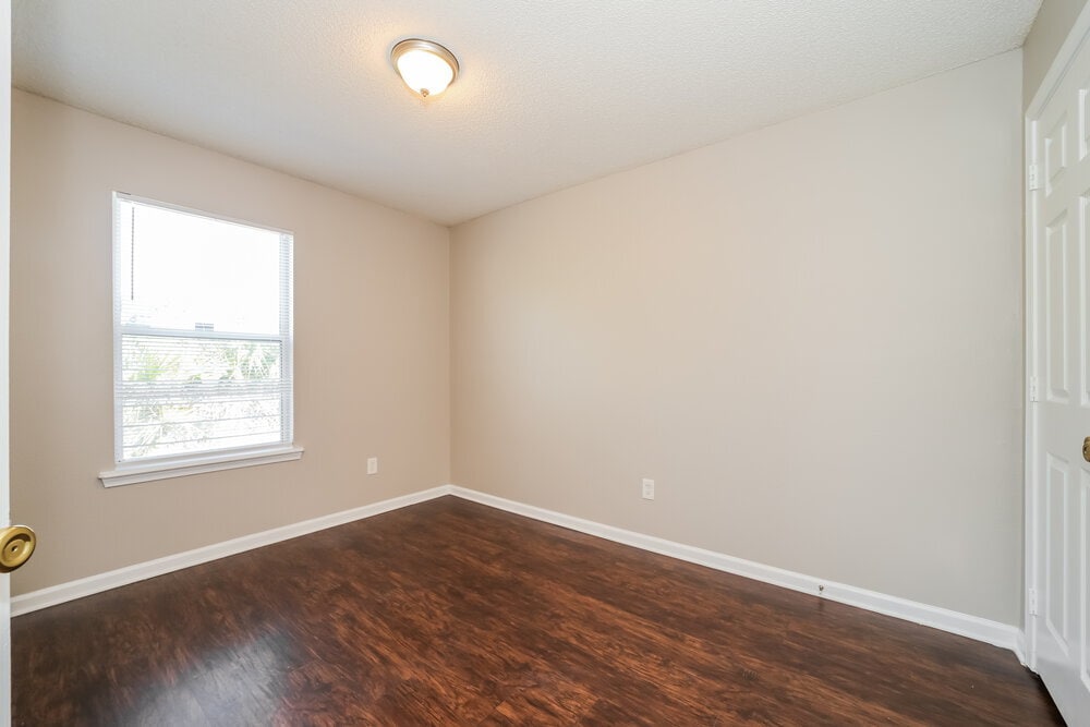 Building Photo - 1557 E 30th St