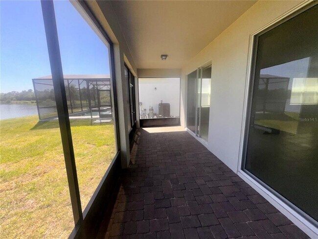 Building Photo - 3099 Springbank Dr