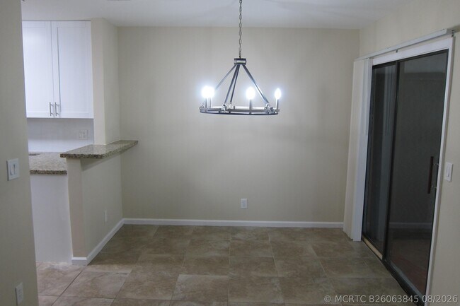 Building Photo - 1517 Woodbridge Lakes Cir